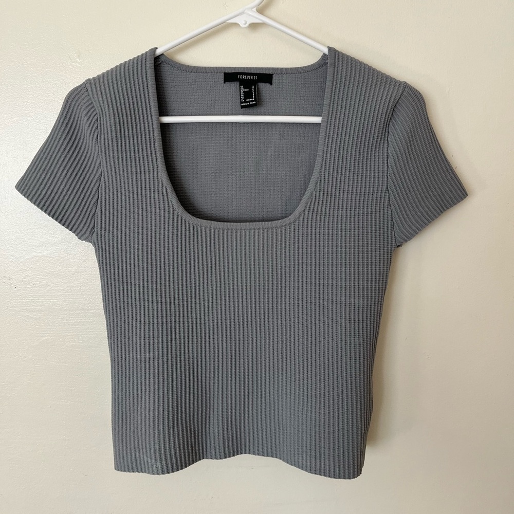 Ribbed dark grey square top
